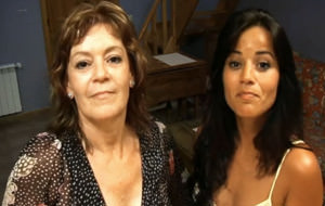 Madre e hija comparten la misma polla