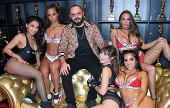 Greg Lansky es el nuevo Hugh Hefner