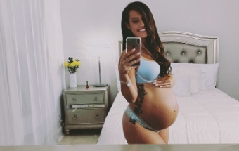 Kelsi Monroe follando embarazada y tras dar a luz