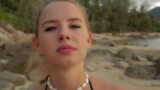 Sexo anal en la playa con una rubia preciosa y muy caliente