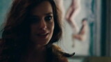Una escena con Josephine De La Baume